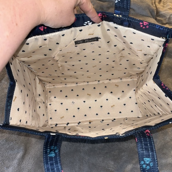 Lug Runner 1 piece Tote in Paws Navy - Picture 5 of 12